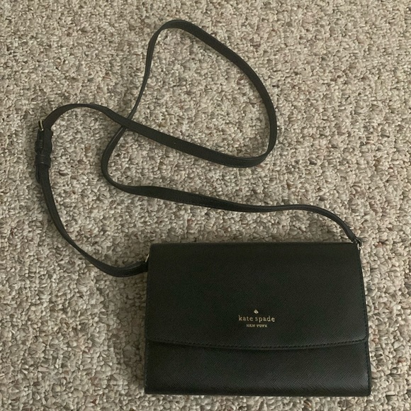 Kate Spade’s Perry Crossbody in Black. - Picture 4 of 4